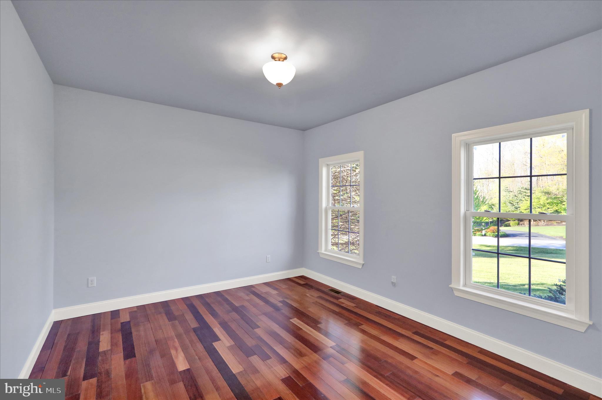 GOLDEN OAKS - Residential