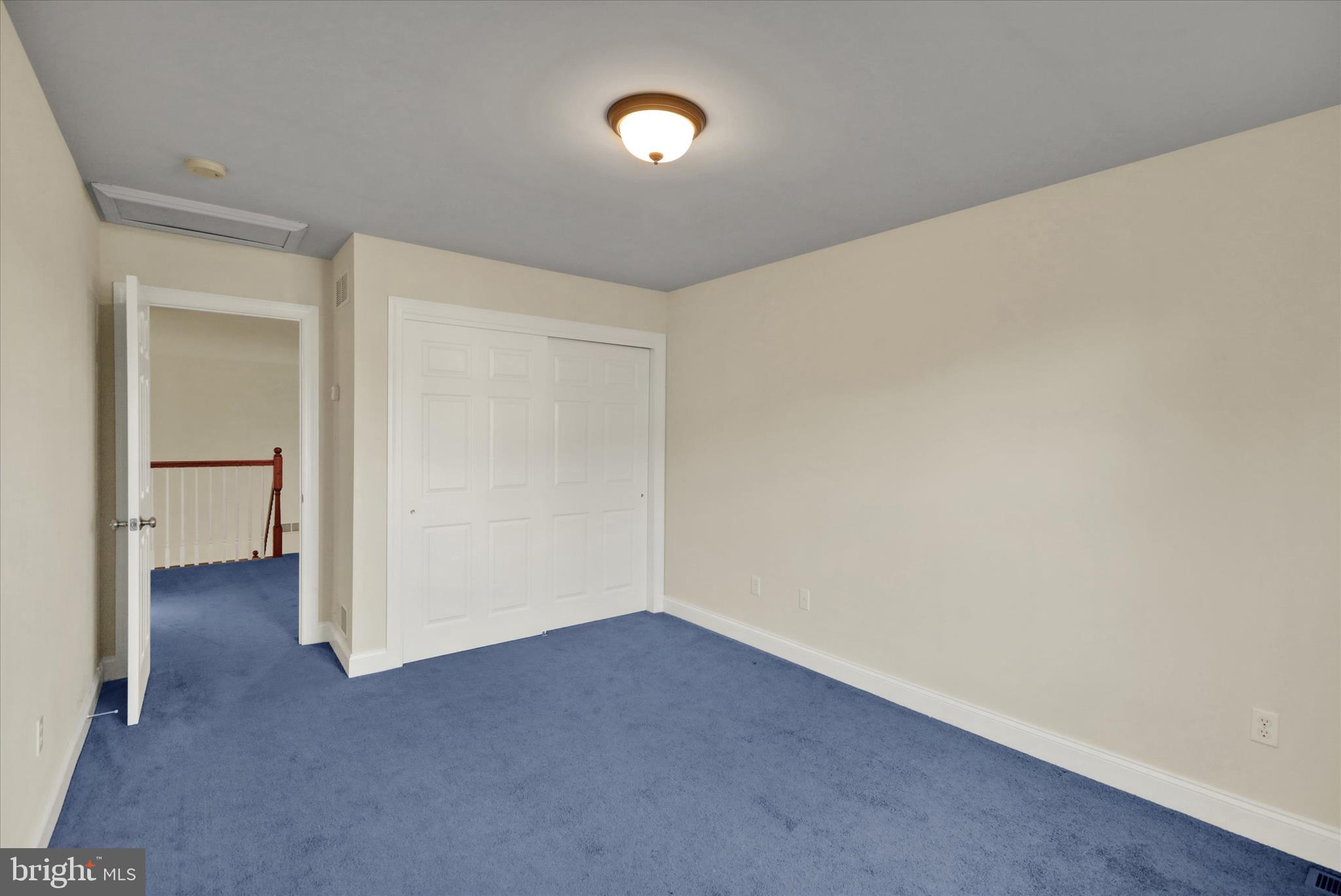 GOLDEN OAKS - Residential