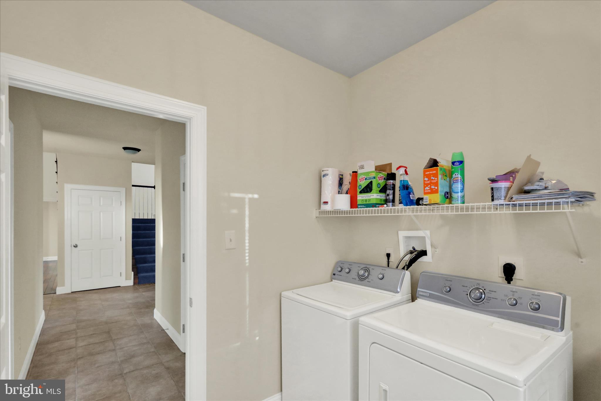 GOLDEN OAKS - Residential
