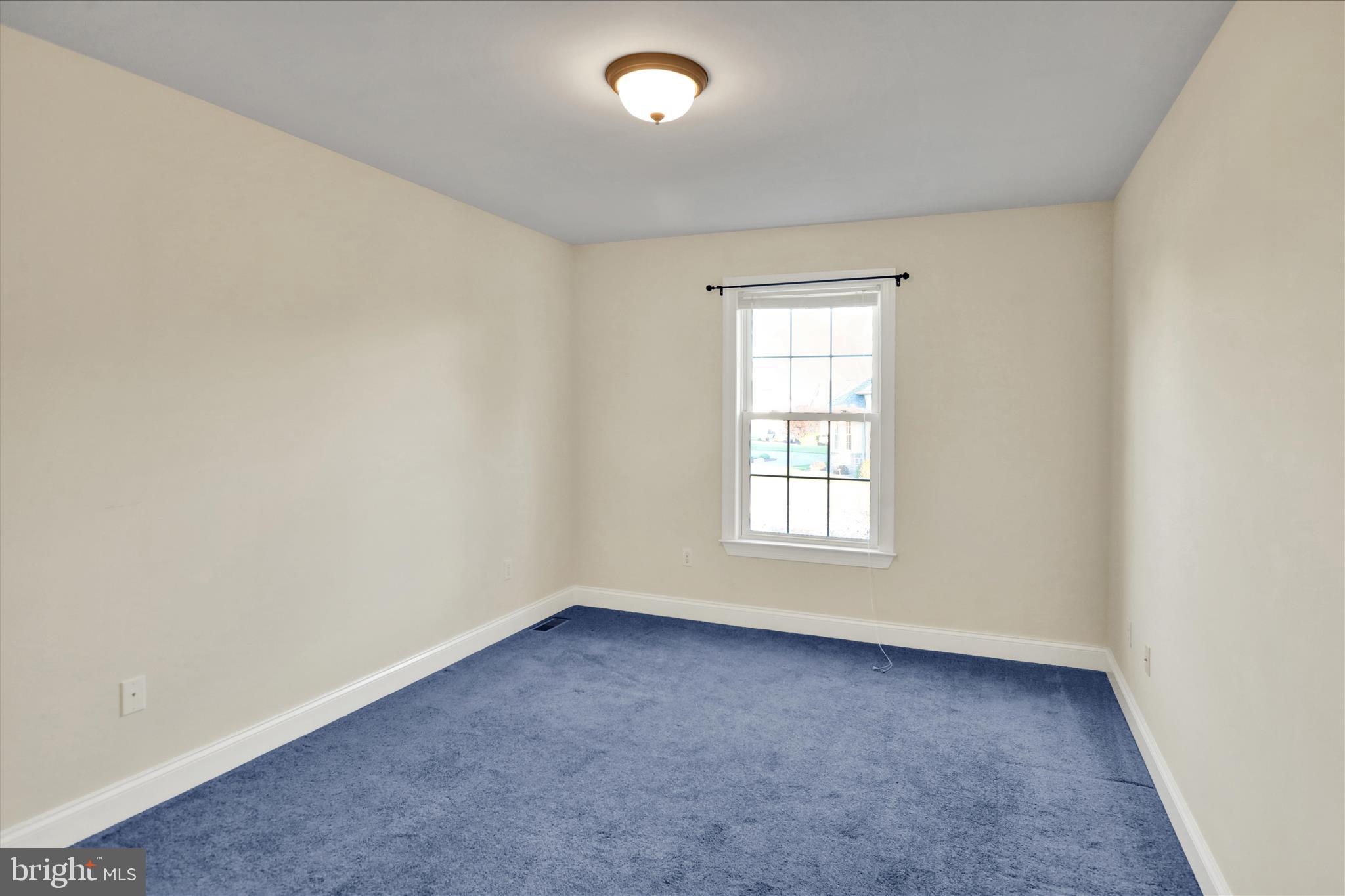 GOLDEN OAKS - Residential