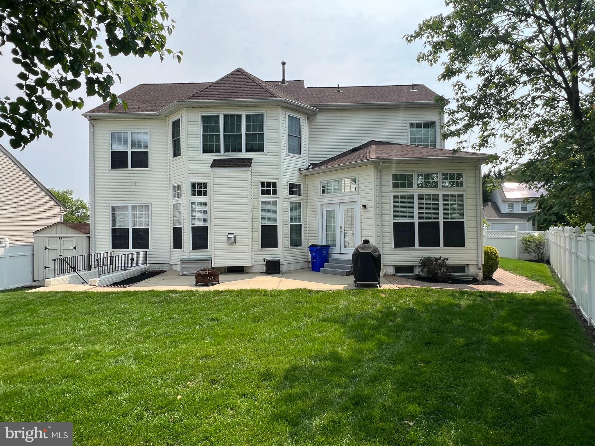 6916 SCARLET OAKS DRIVE