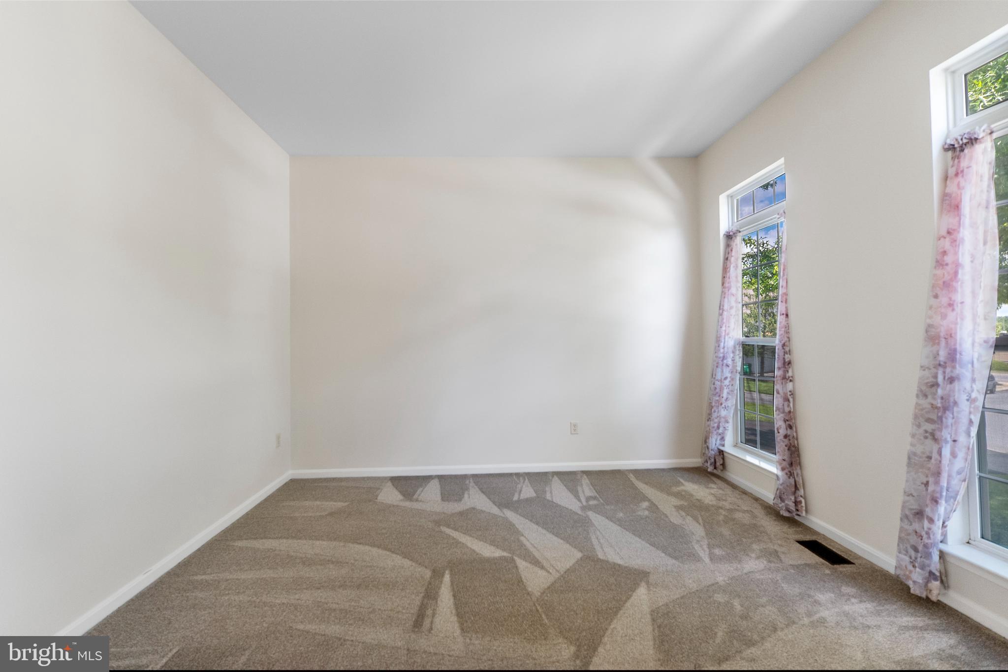 6916 SCARLET OAKS DRIVE