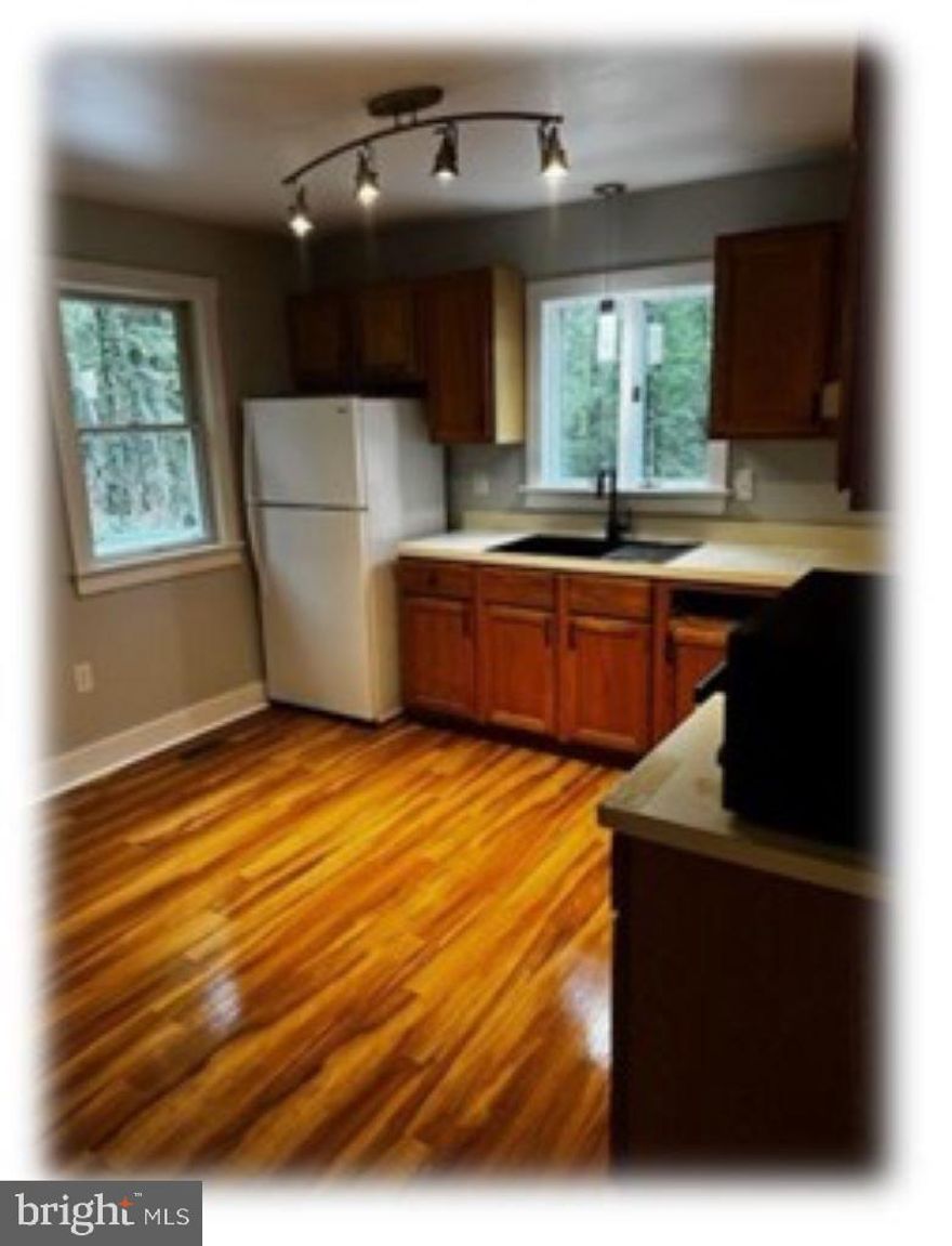 845 Sollers Wharf Road is the second house on the property.  The house in the back.  2 bedroom, 1 bath.  $2000.00 per month, 2000. security deposit and pets are case by case.