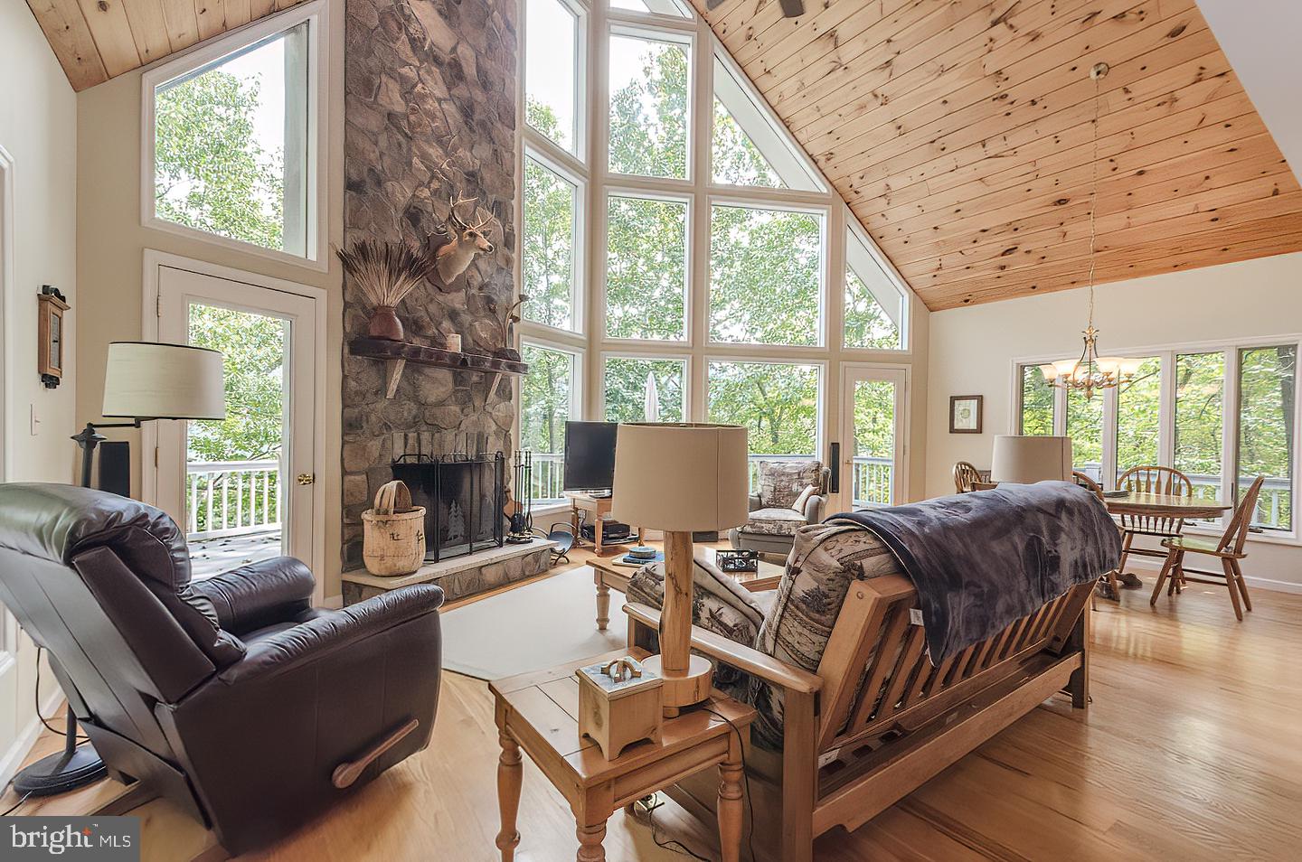 RIVER RIDGE - Residential