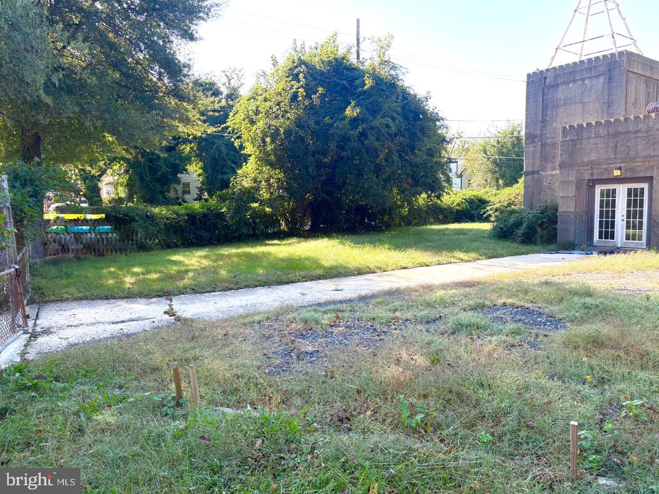 221 N HURON DRIVE