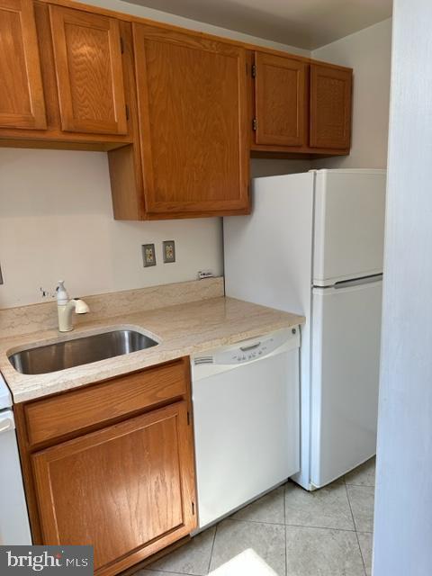 COLONIAL VILLAGE III - Residential Lease