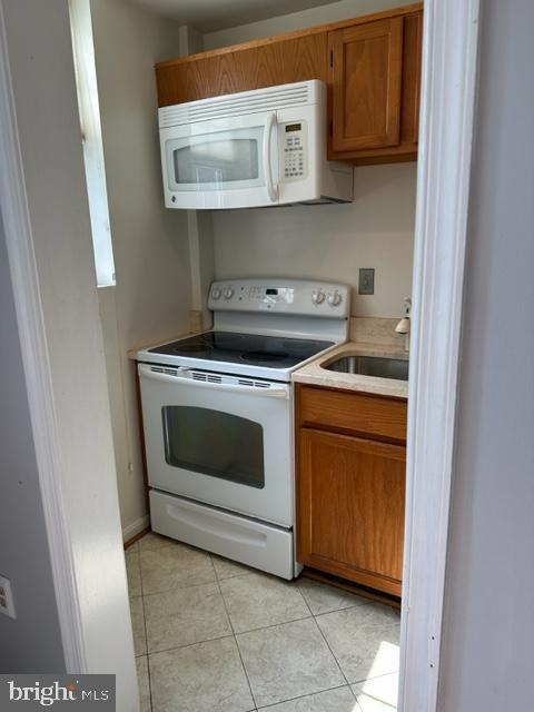 COLONIAL VILLAGE III - Residential Lease