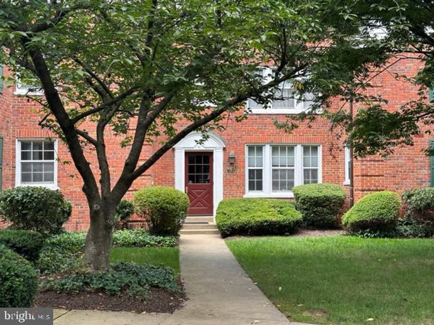 Bright and fresh 1BR/1B on the main floor in Colonial Village. Conveniently located off Wilson Blvd with access points through Arlington and into downtown DC. Recently replaced AC unit. Well maintained  Colonial III neighborhood. Seeking two year lease minimum.