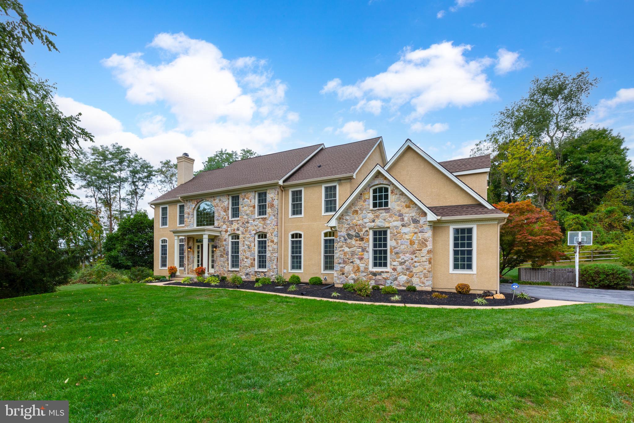 HAMILTON PLACE - Residential