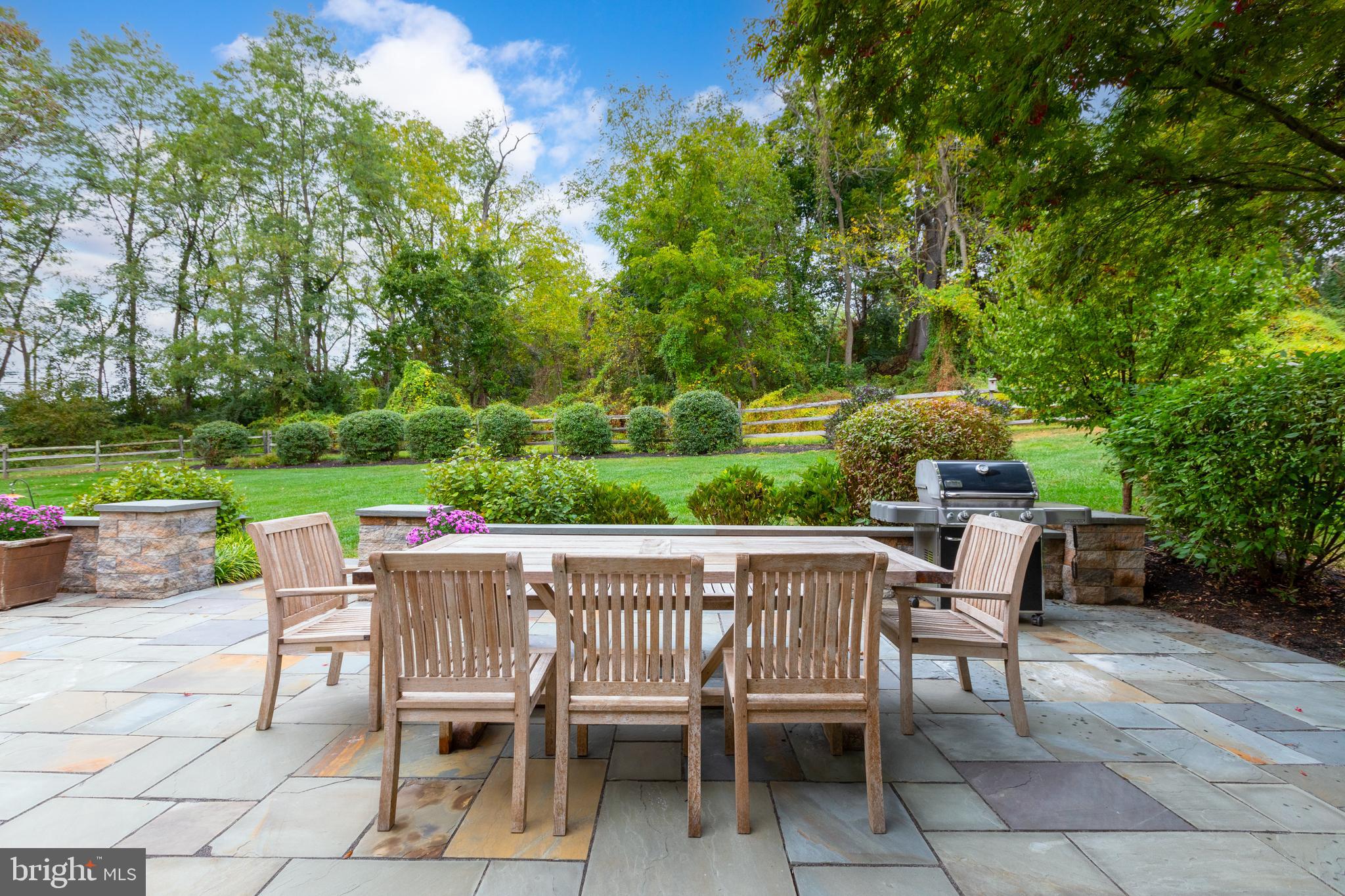 HAMILTON PLACE - Residential