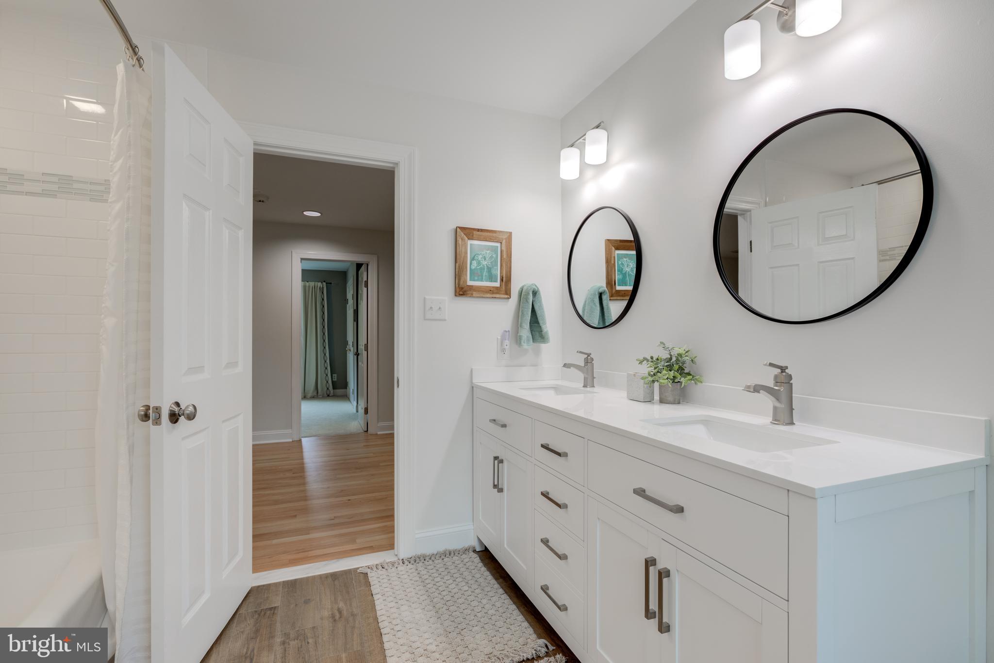 HAMILTON PLACE - Residential