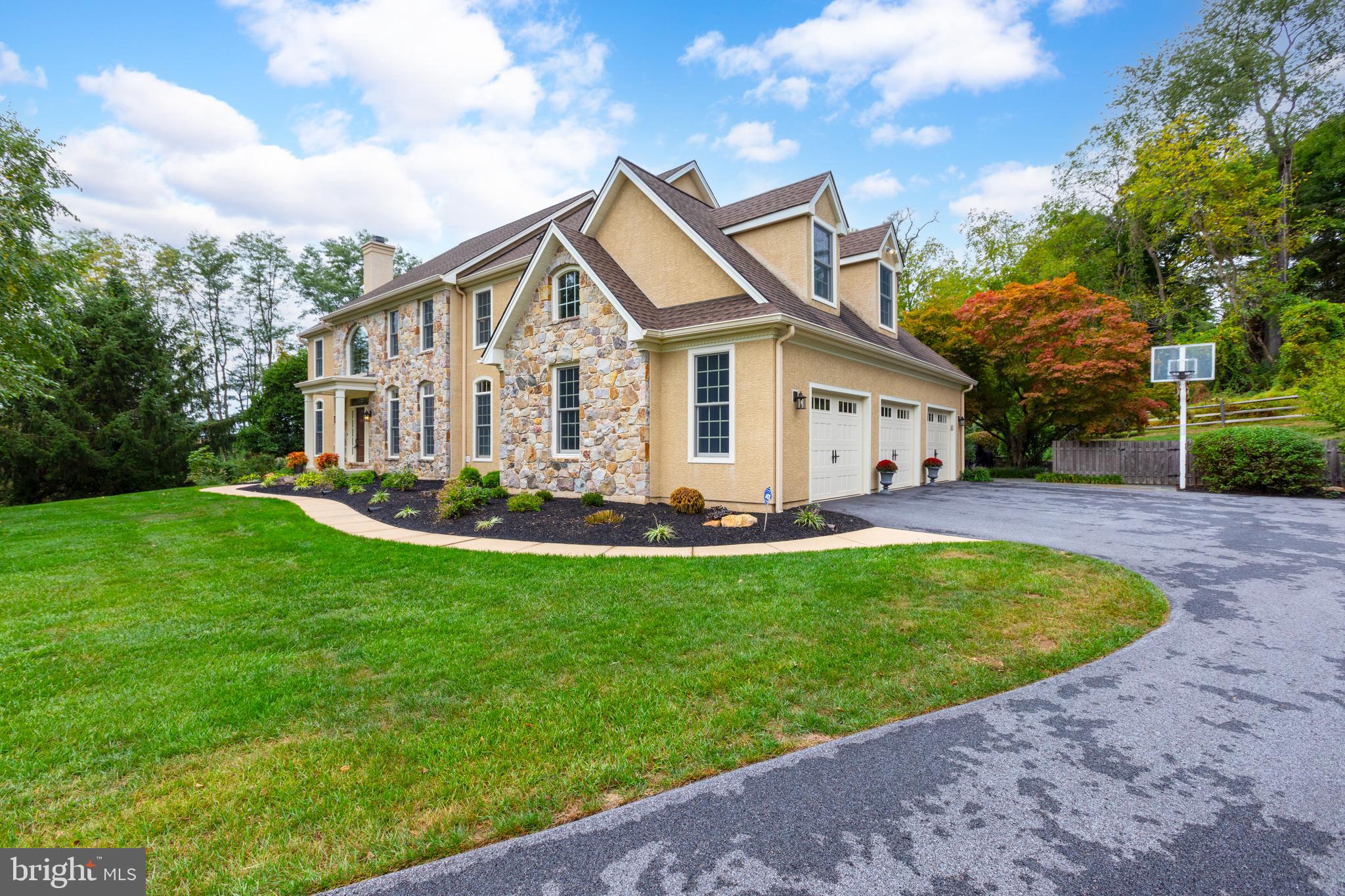 HAMILTON PLACE - Residential