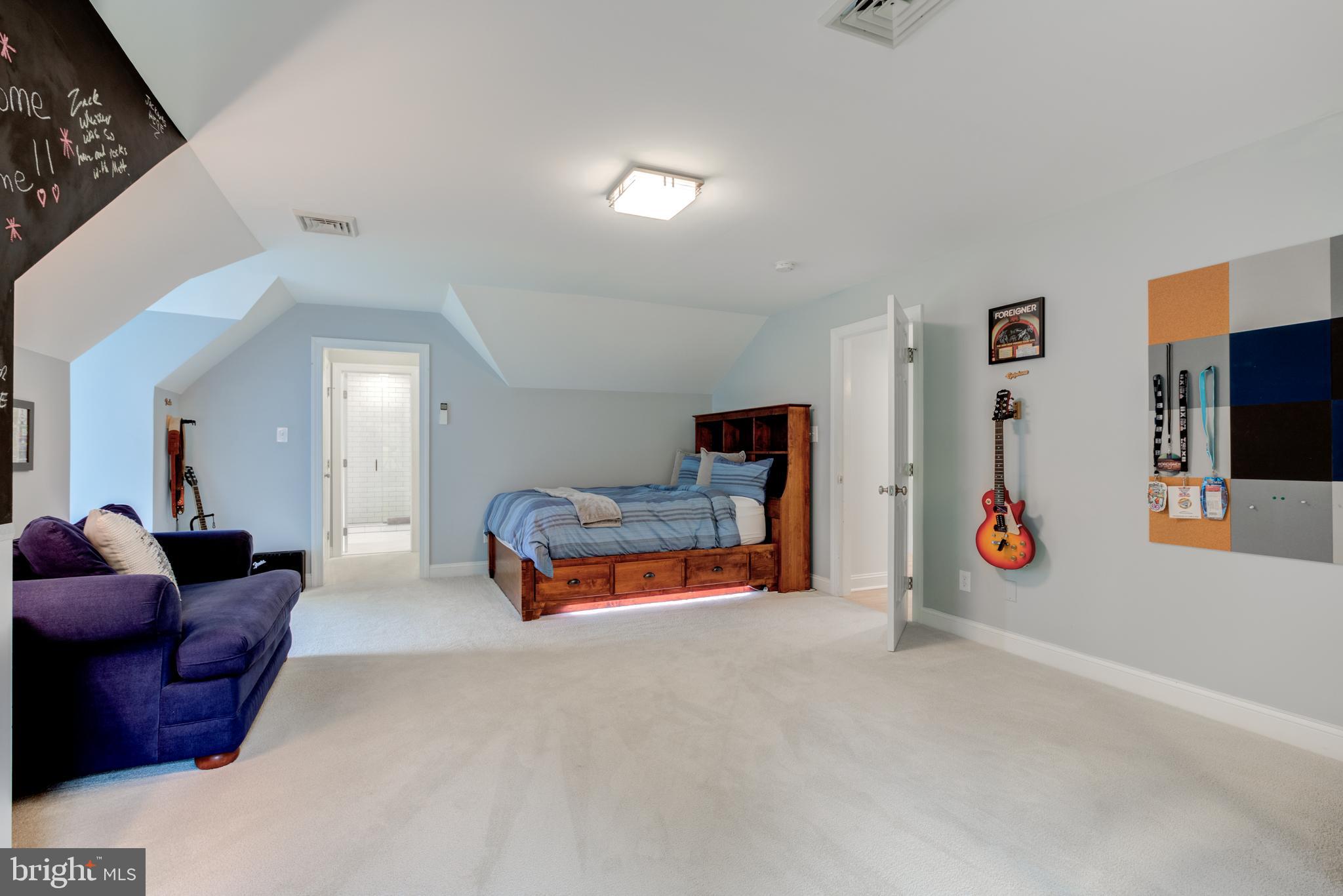 HAMILTON PLACE - Residential