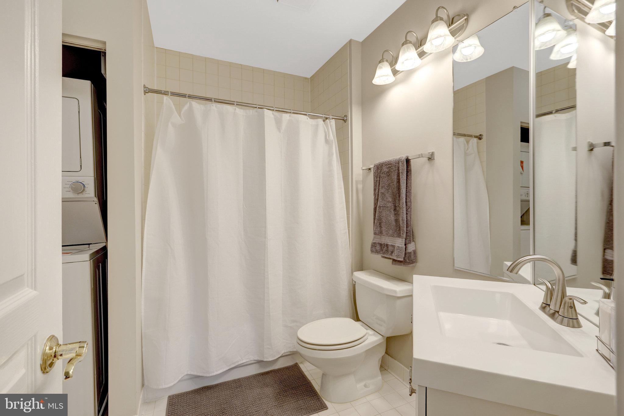 WORLDGATE CONDO - Residential