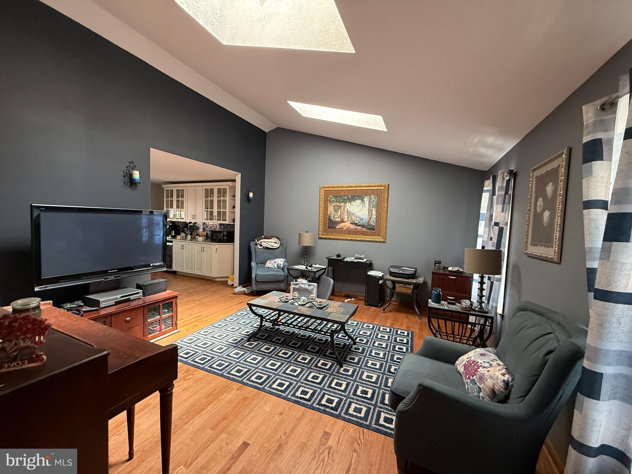 SMOKETREE - Residential