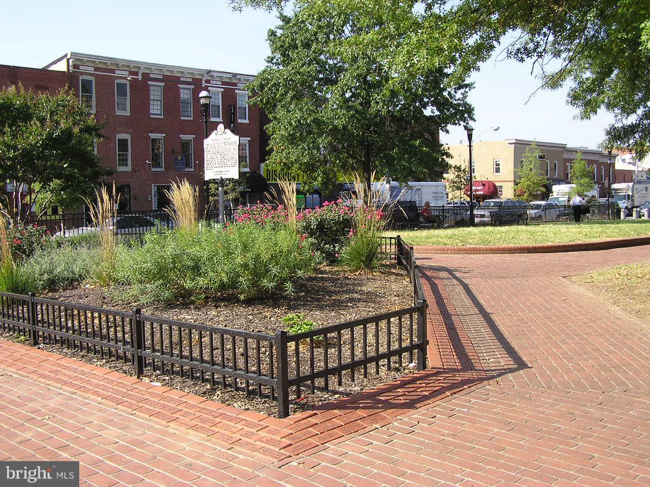 HIGHLANDTOWN - Residential