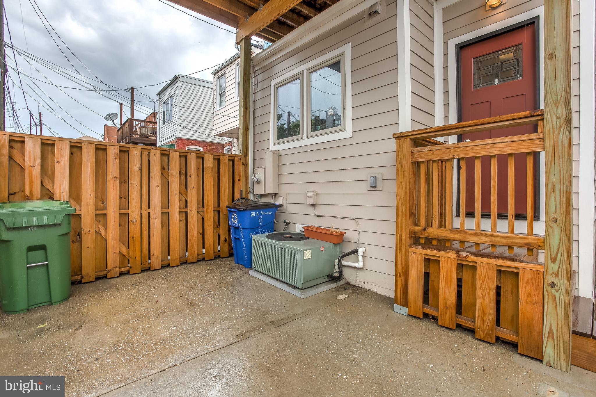 HIGHLANDTOWN - Residential