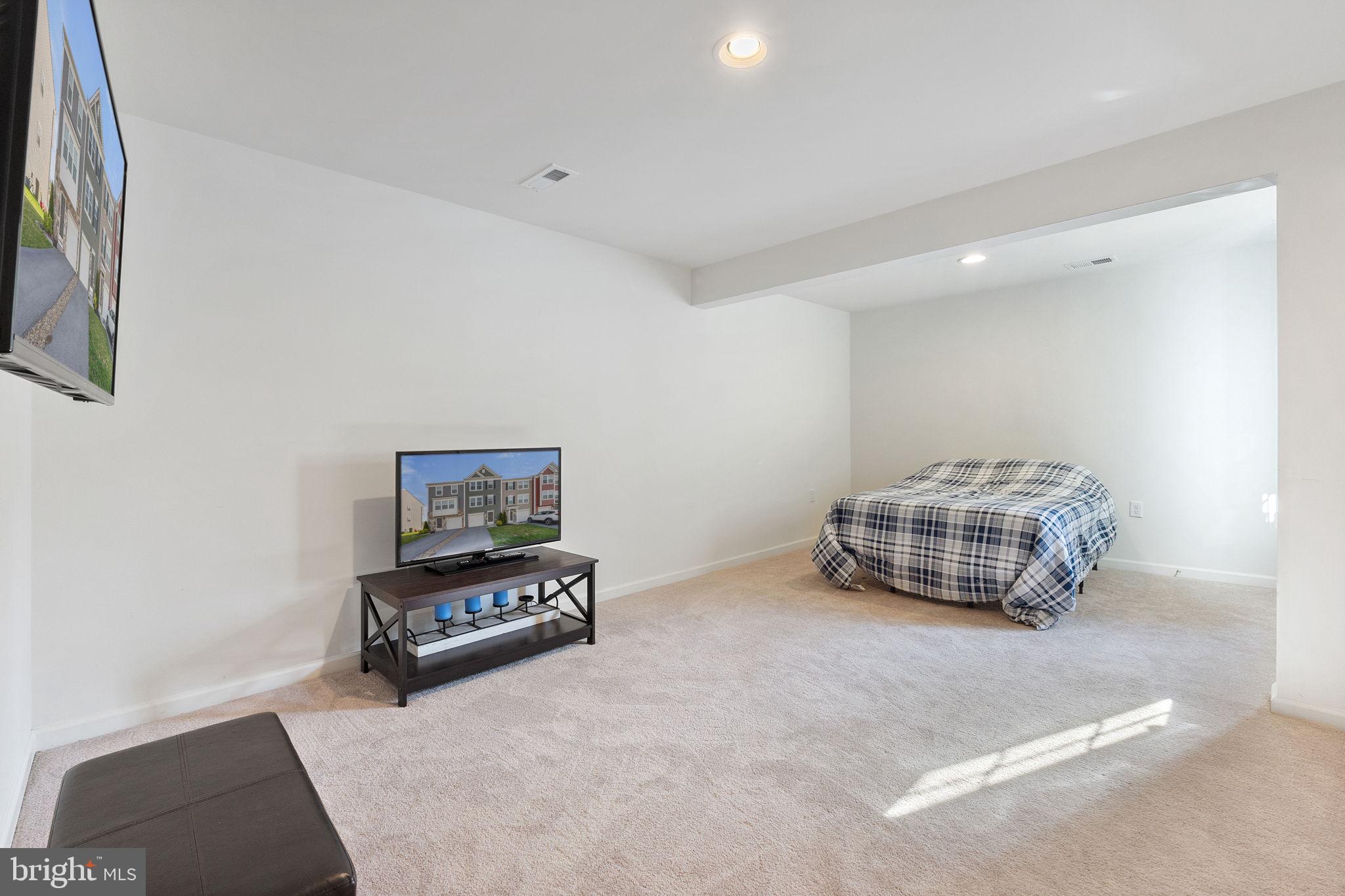 BRIAR RUN - Residential