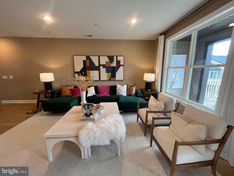 Condo For Sale - 4921 Longmire Way #123<br/> CHANTILLY, VA 20151
