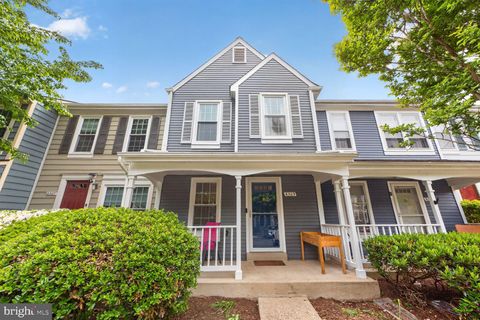 Photo of 6309 Chimney Wood Court, ALEXANDRIA, VA 22306 (MLS # VAFX2306904)
