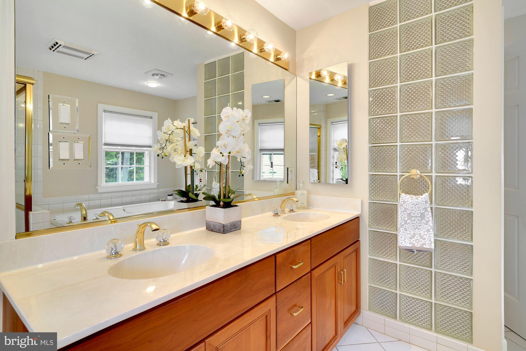 CHEVY CHASE VILLAGE - Residential