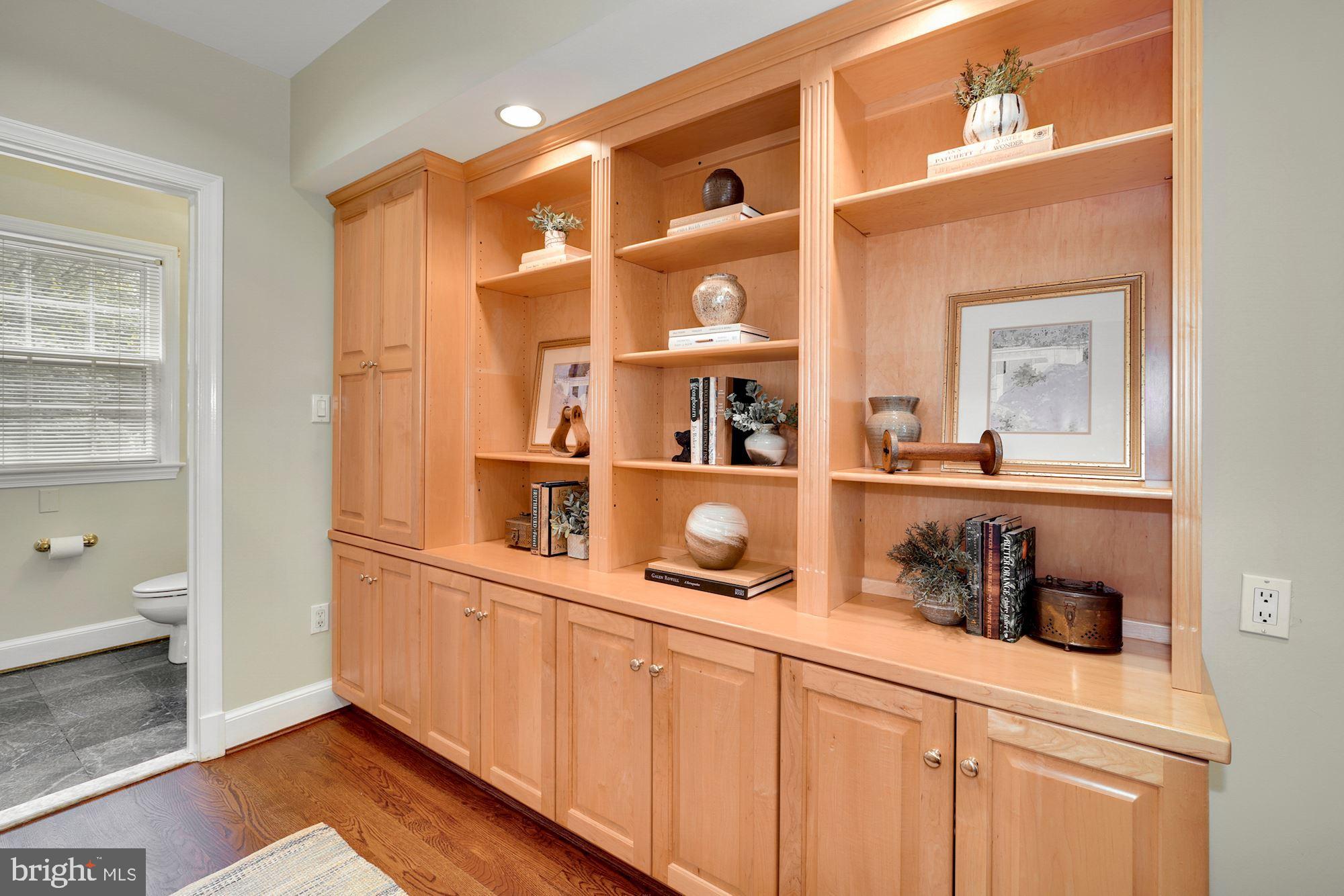 CHEVY CHASE VILLAGE - Residential