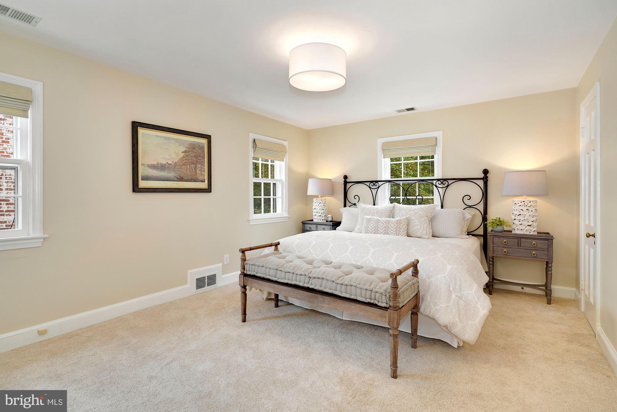 CHEVY CHASE VILLAGE - Residential