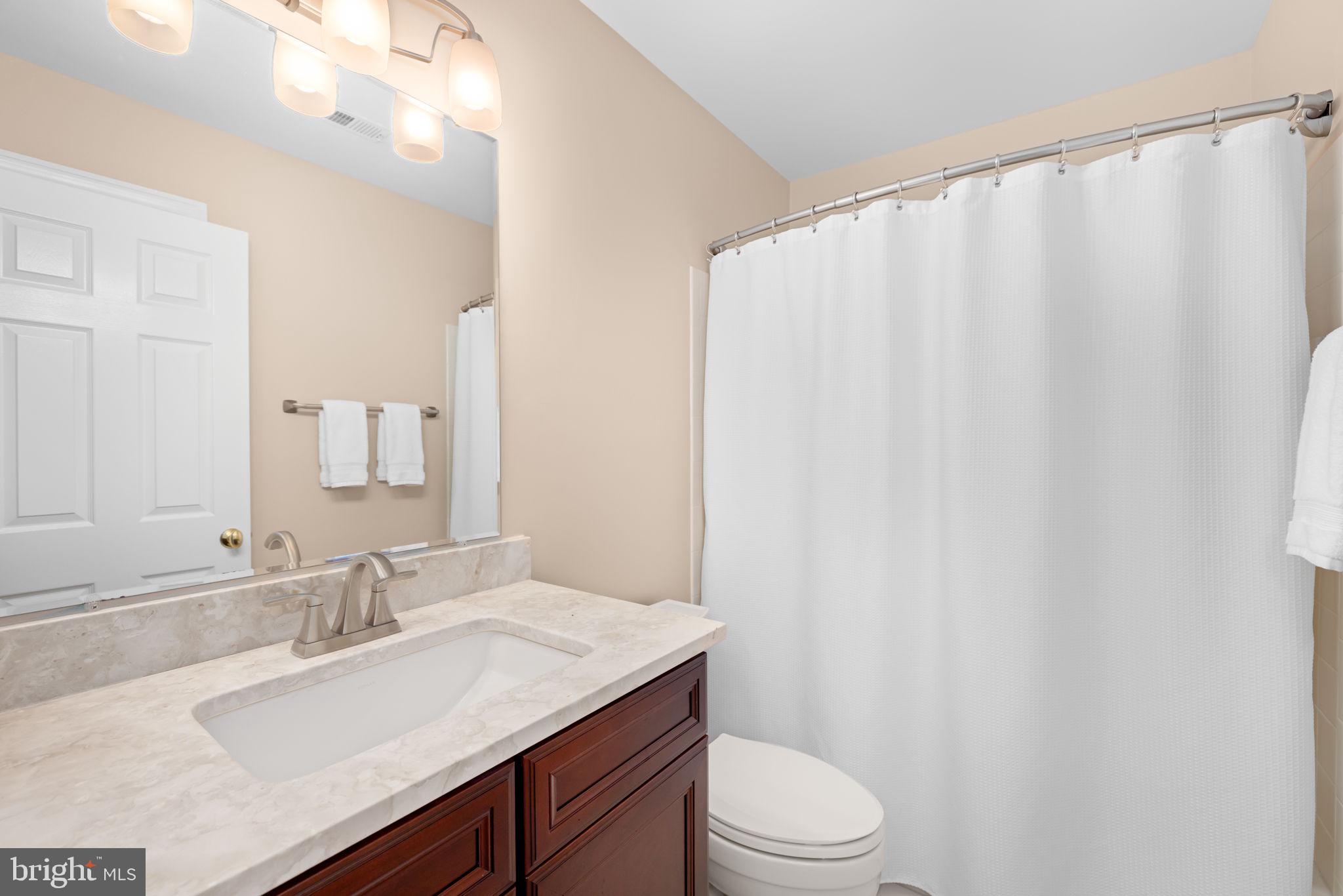 HAMPTONS OF MCLEAN - Residential