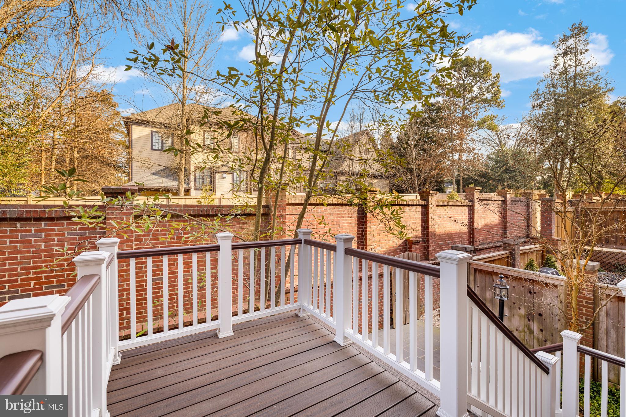 HAMPTONS OF MCLEAN - Residential