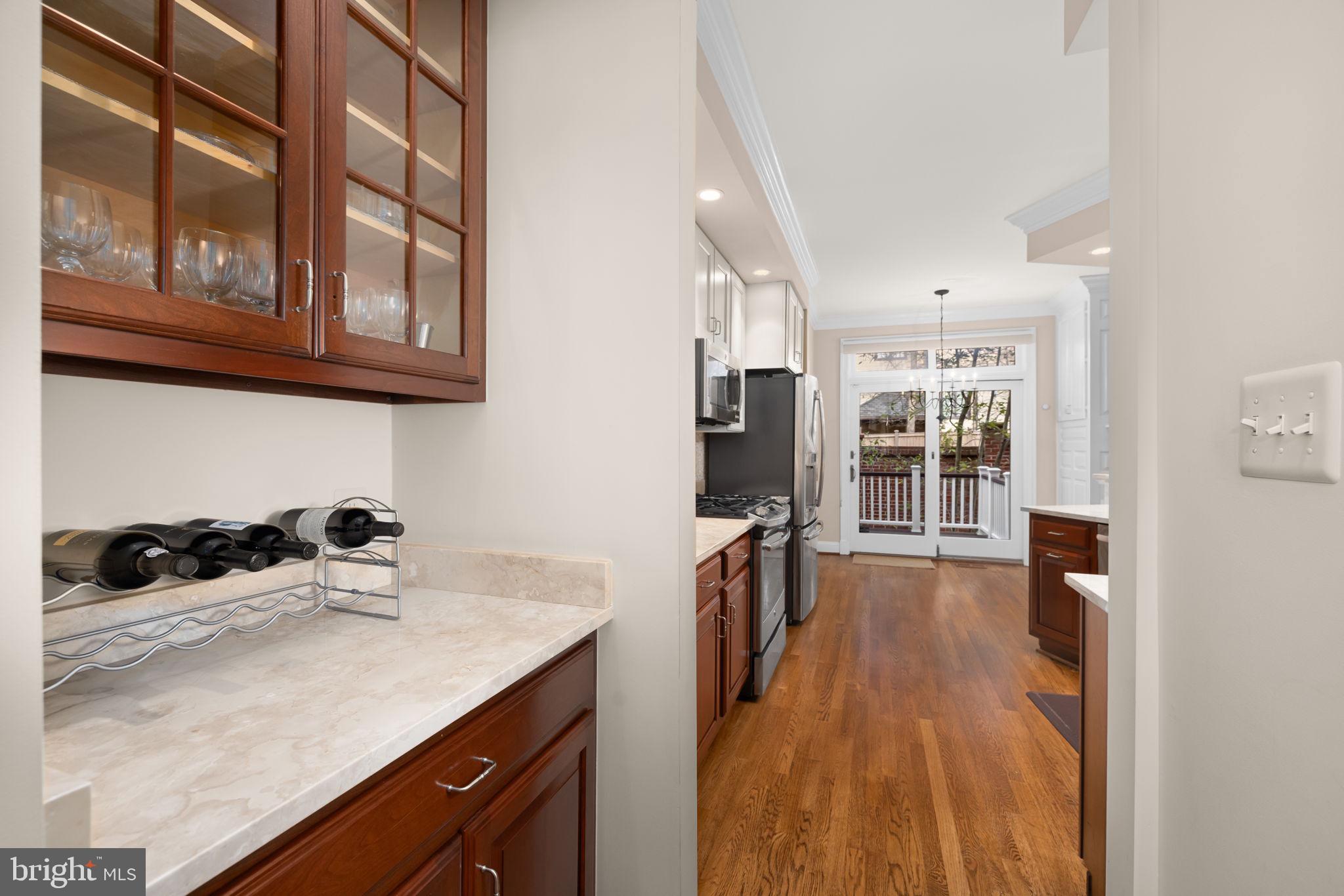 HAMPTONS OF MCLEAN - Residential