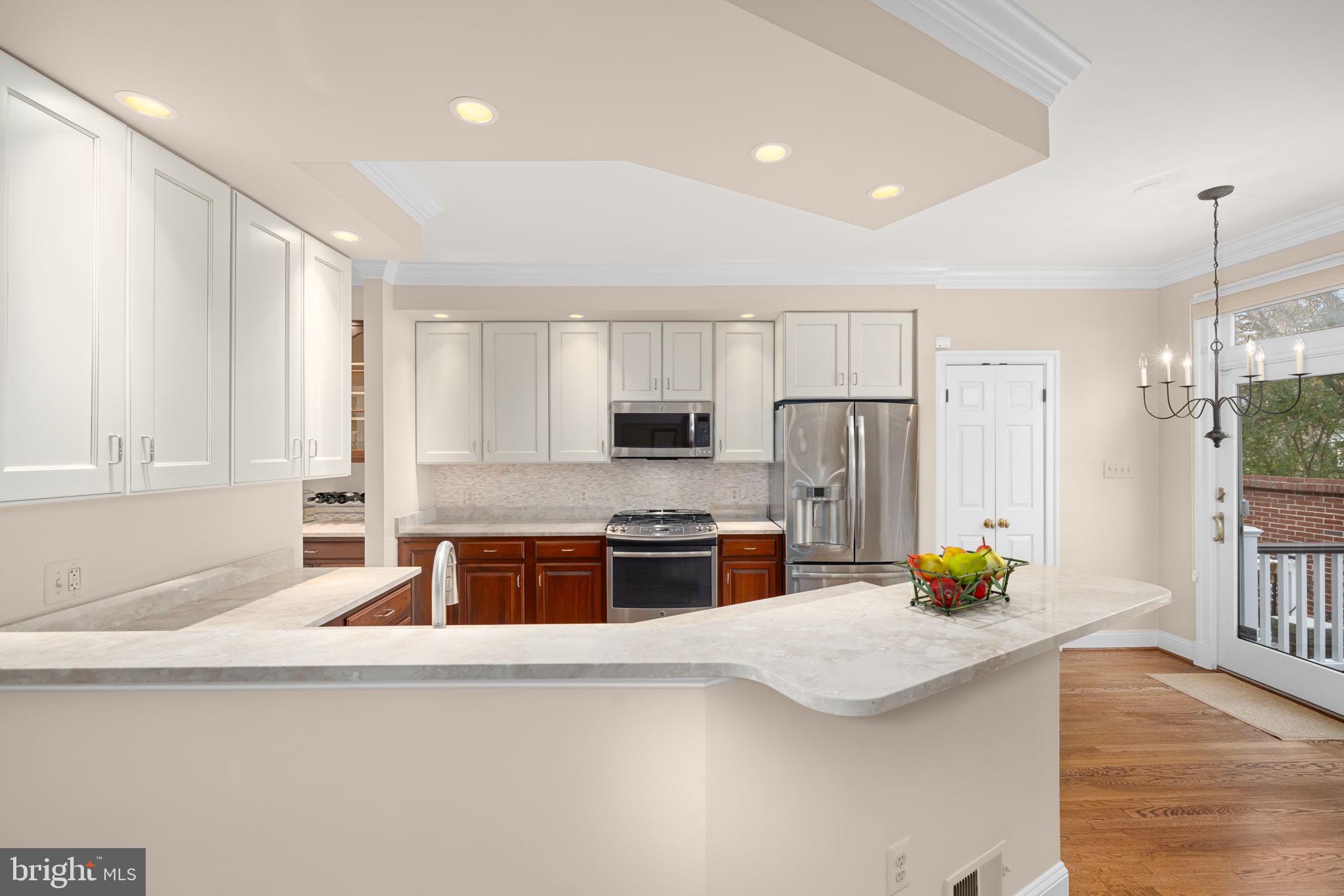 HAMPTONS OF MCLEAN - Residential