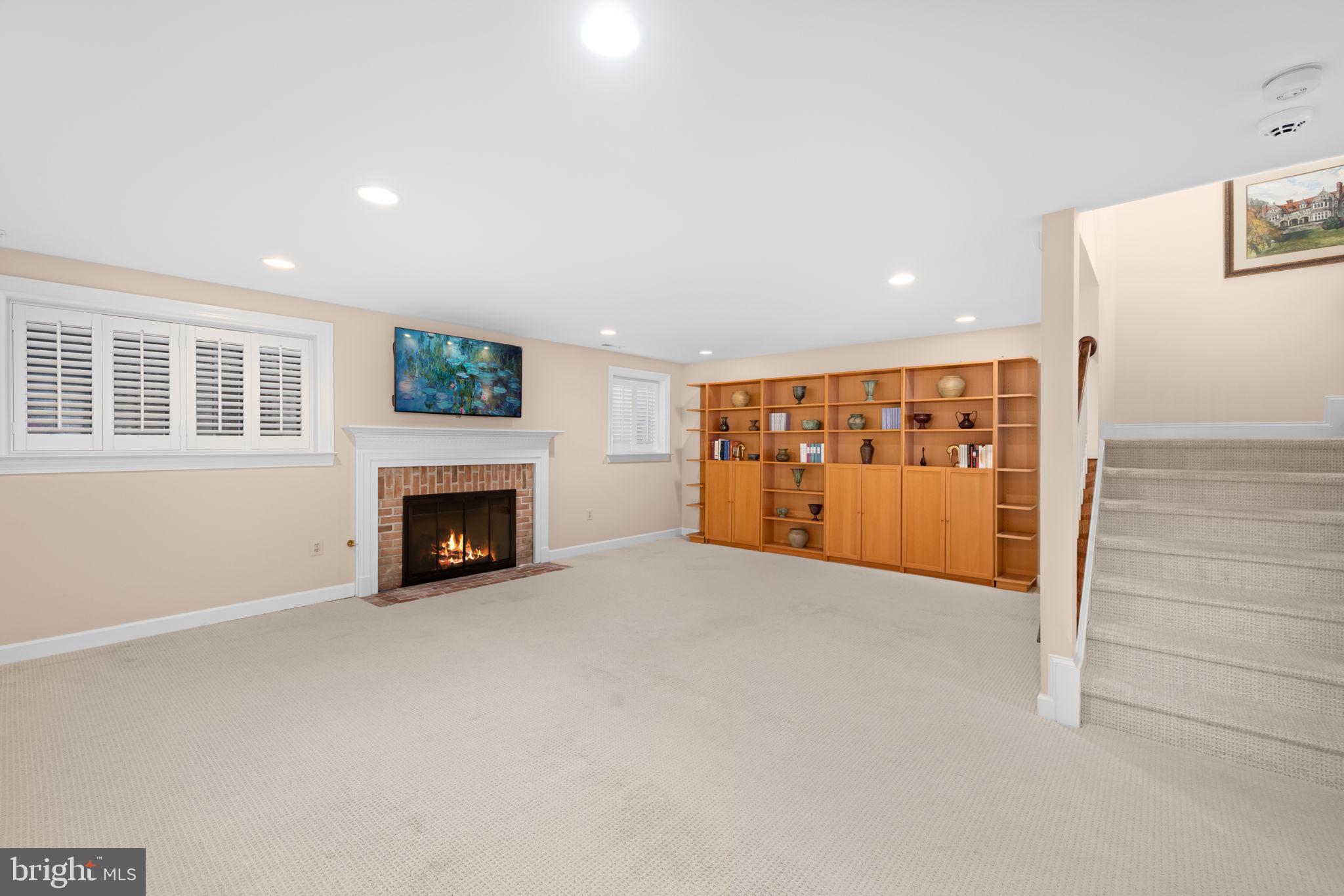 HAMPTONS OF MCLEAN - Residential