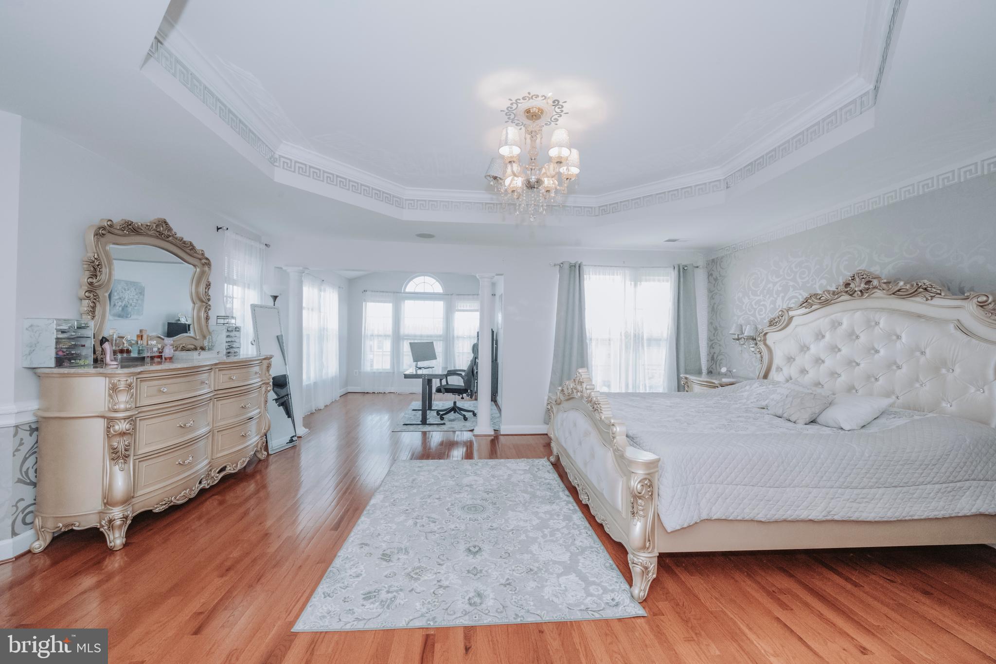 PARADISE MANOR - Residential