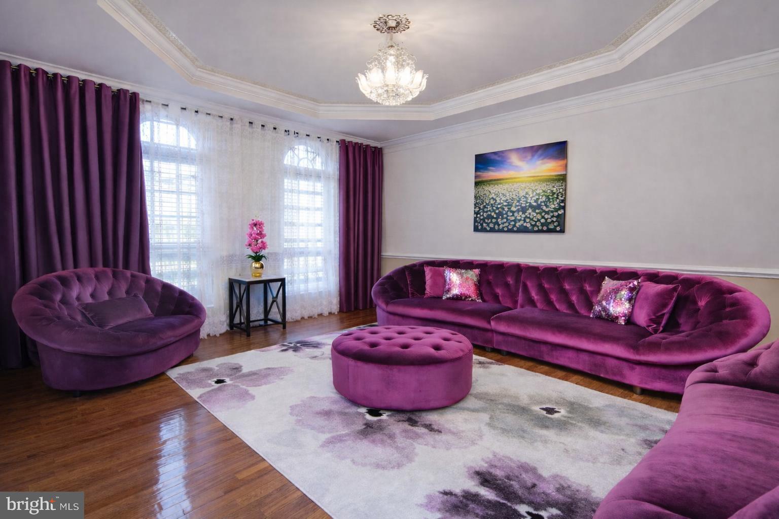 PARADISE MANOR - Residential