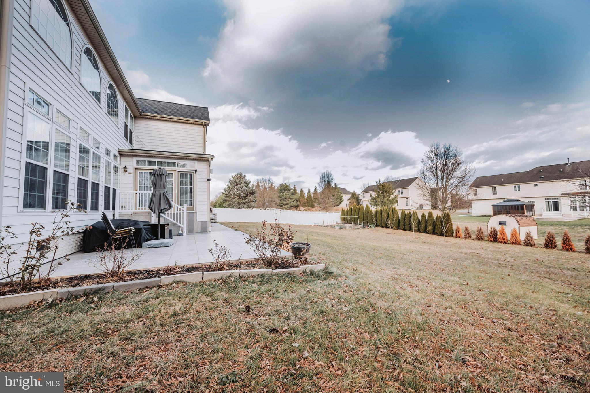 PARADISE MANOR - Residential