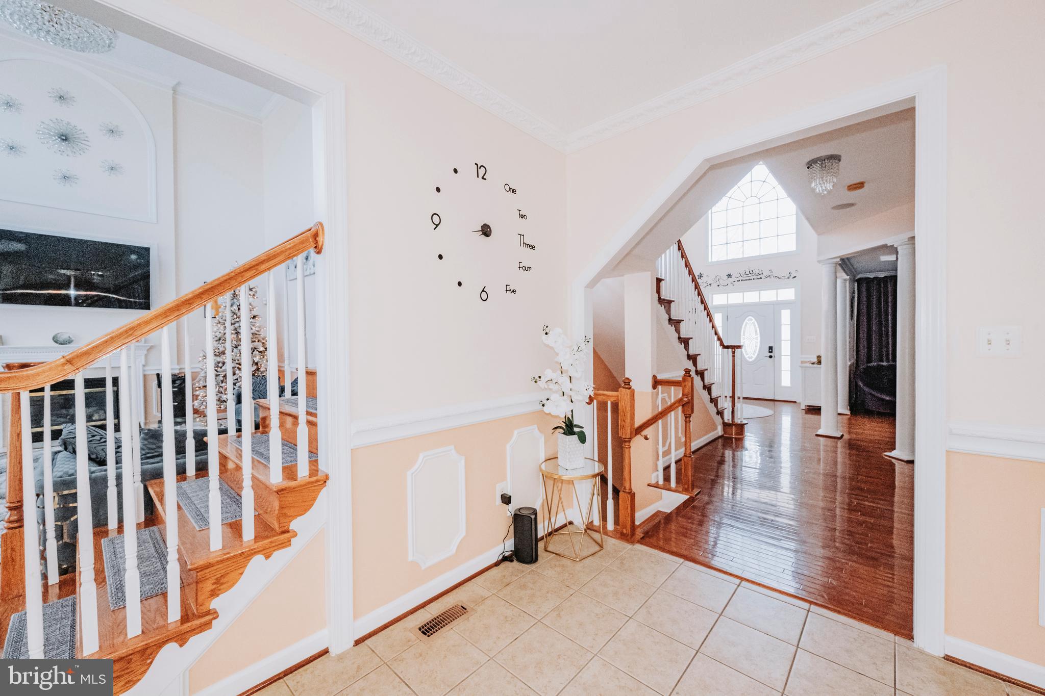 PARADISE MANOR - Residential