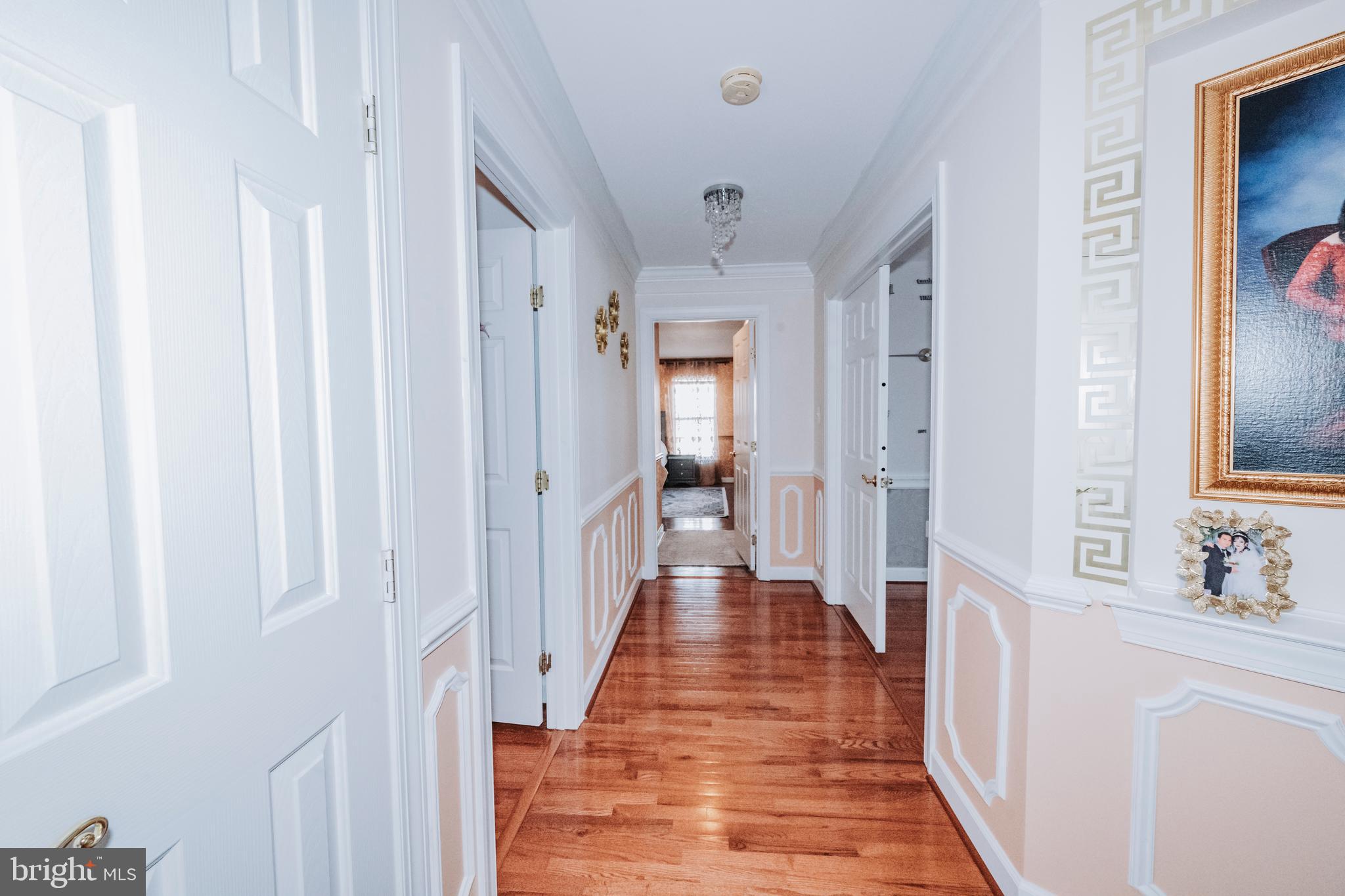 PARADISE MANOR - Residential