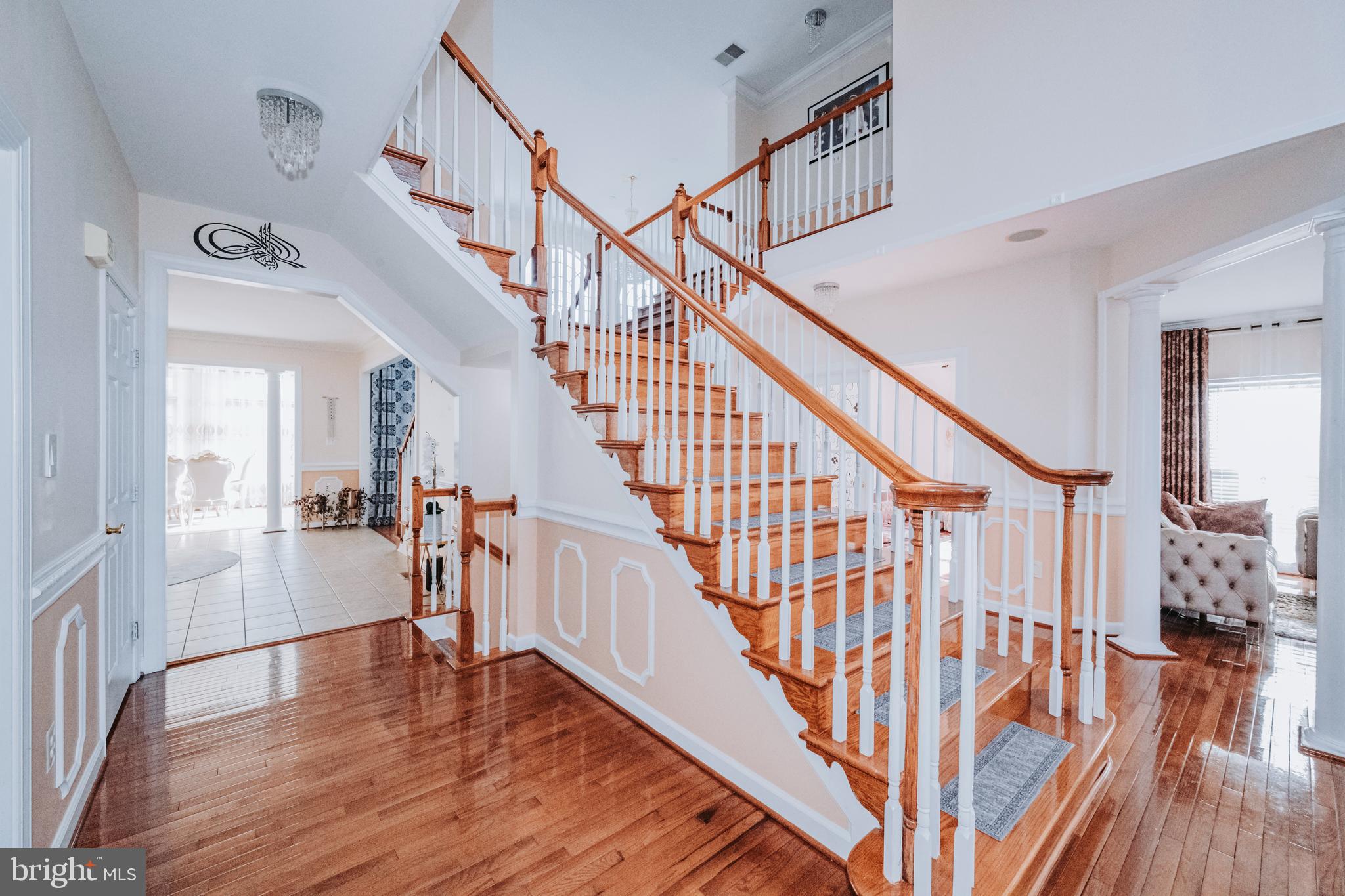 PARADISE MANOR - Residential