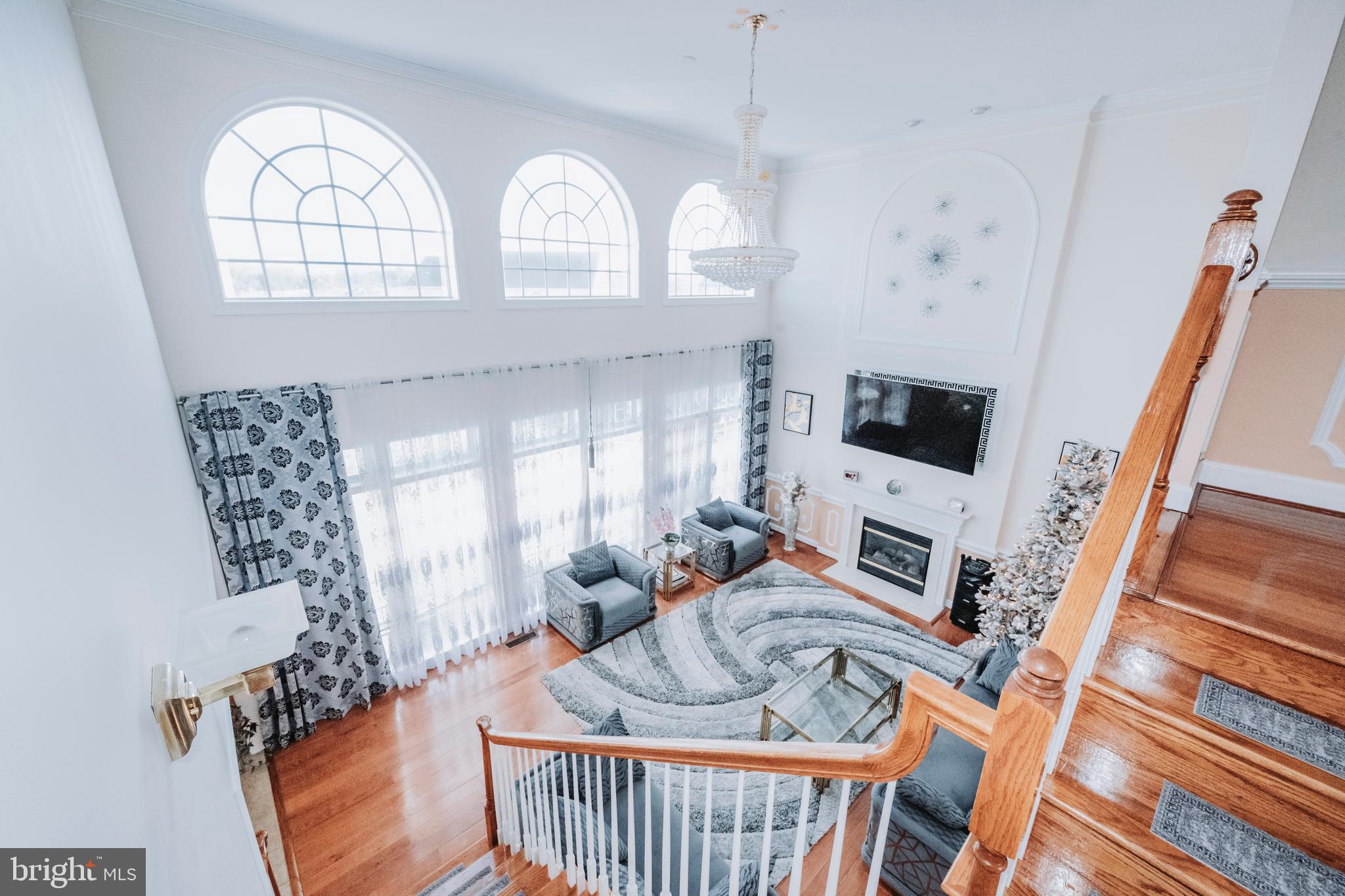 PARADISE MANOR - Residential