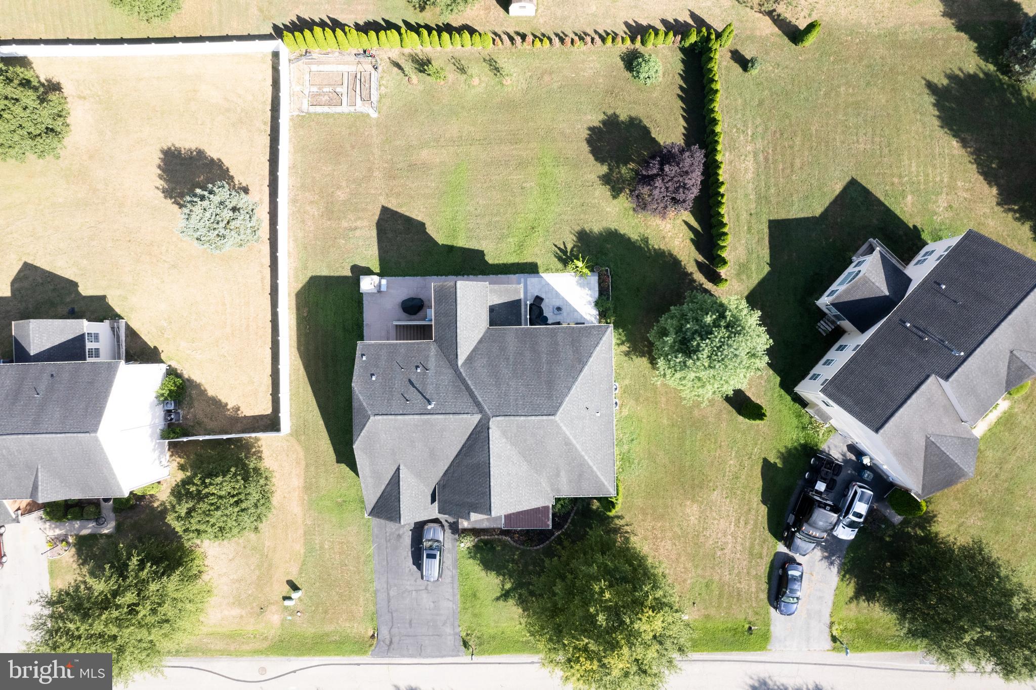 PARADISE MANOR - Residential