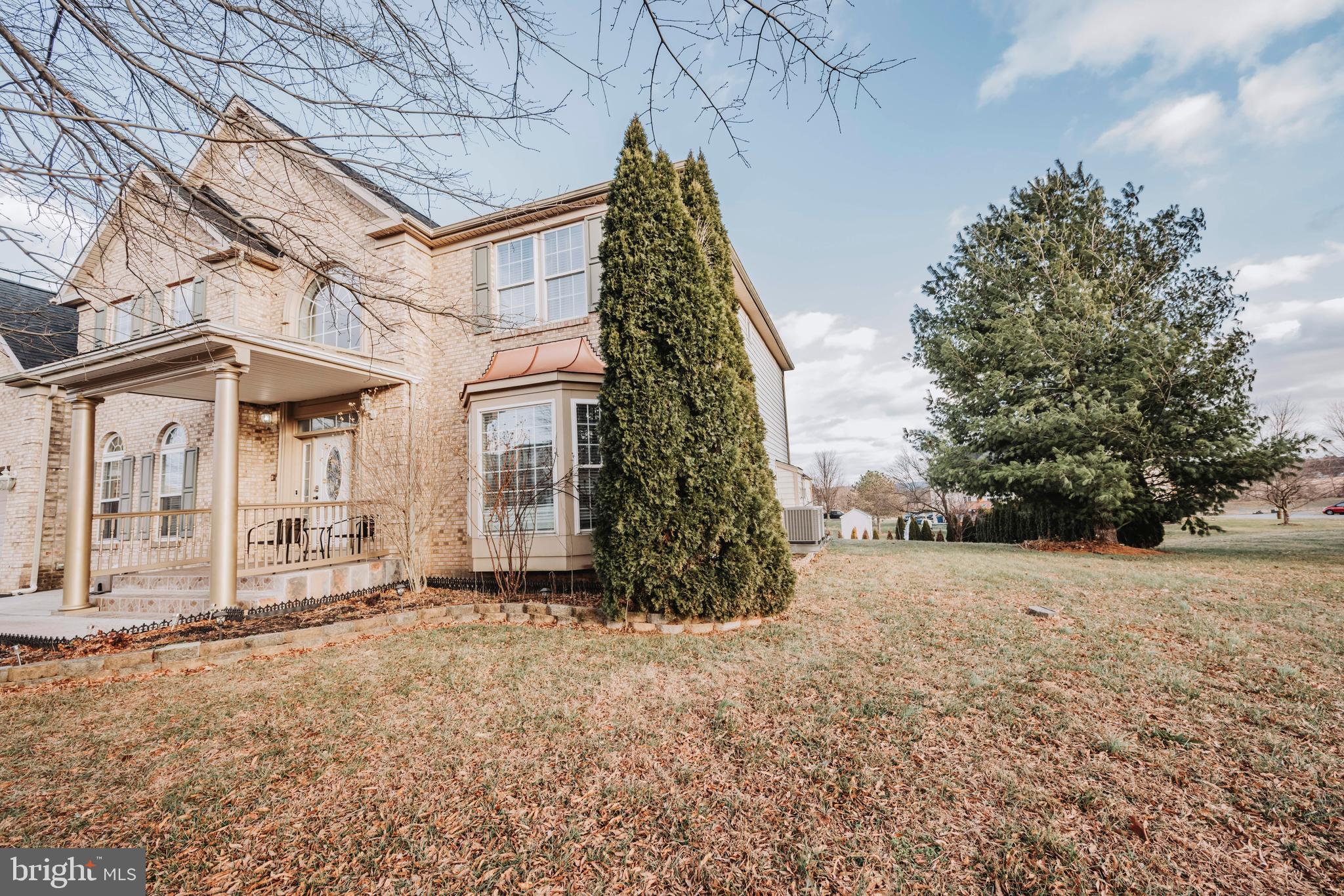 PARADISE MANOR - Residential