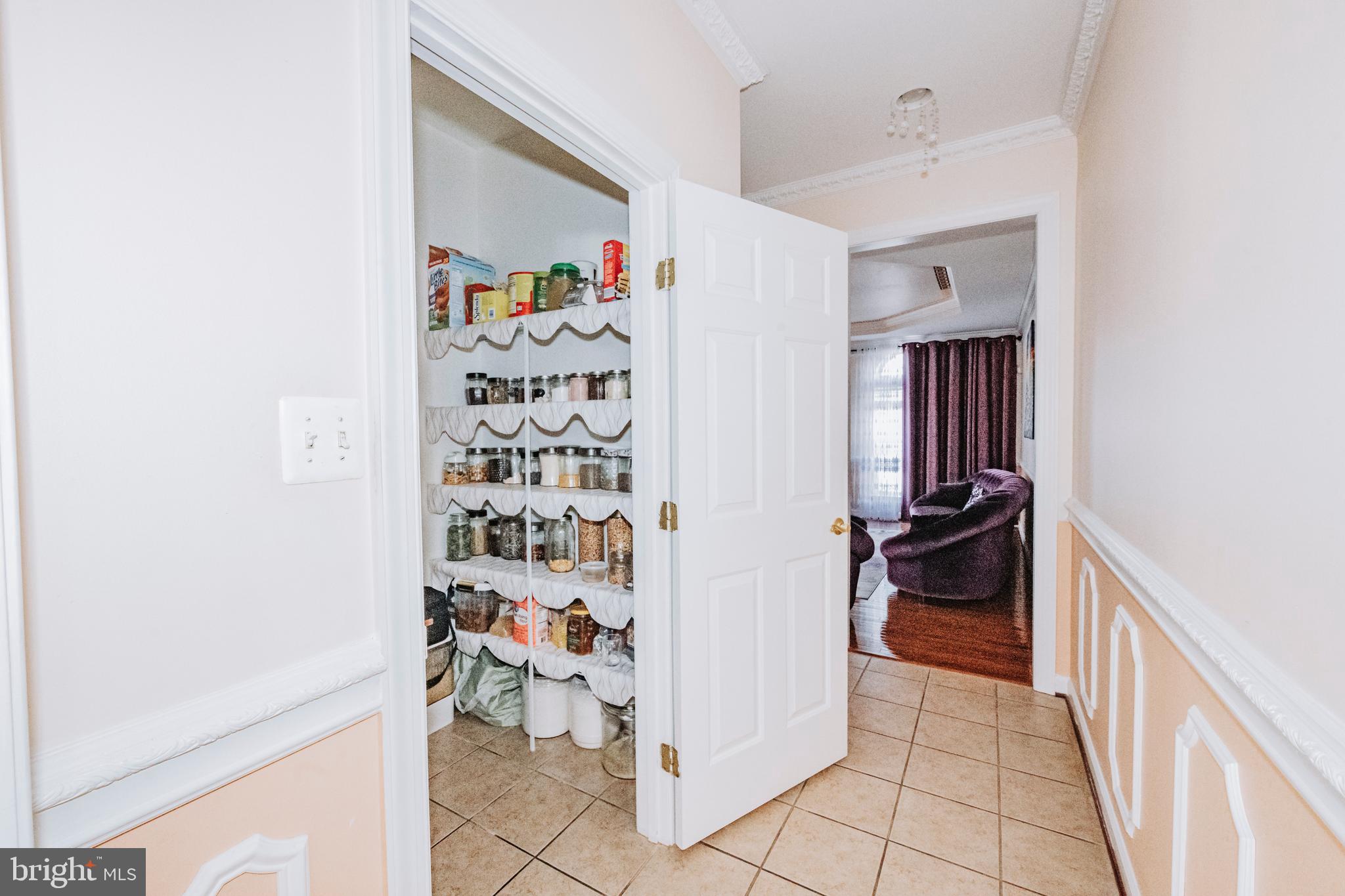 PARADISE MANOR - Residential