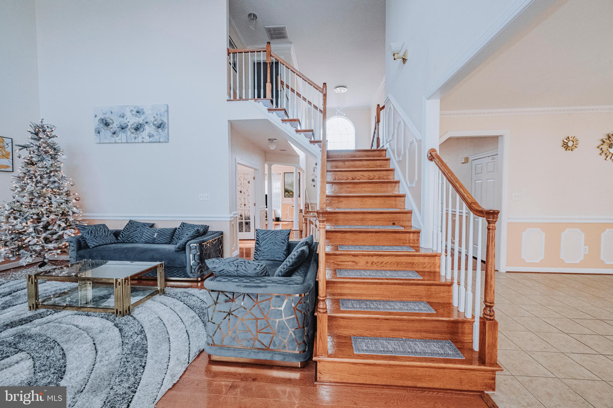 PARADISE MANOR - Residential