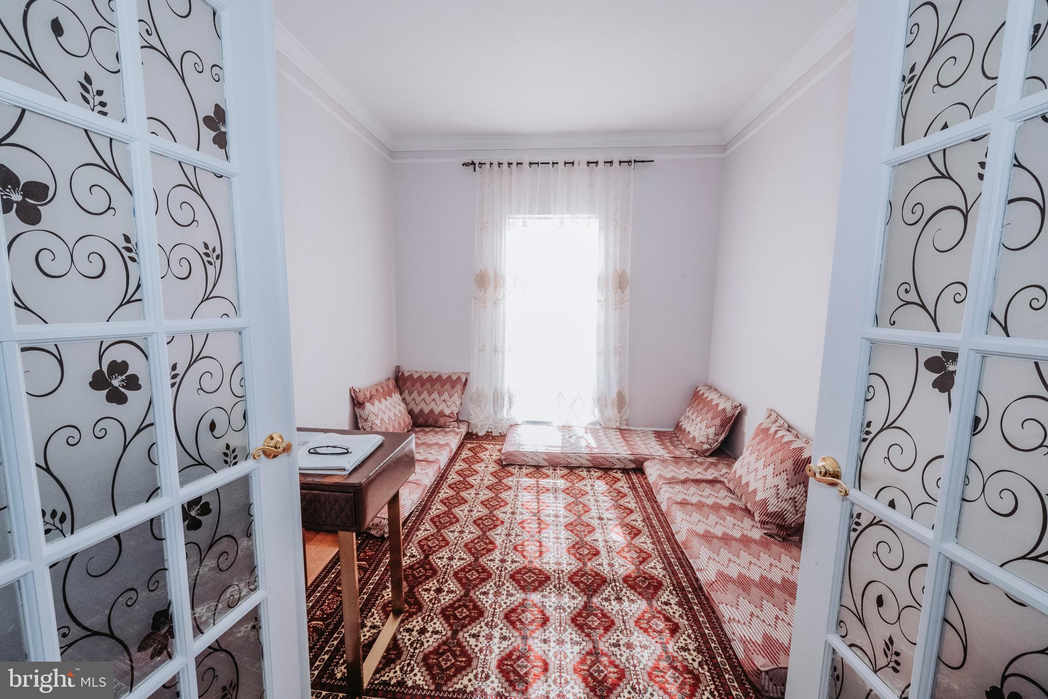 PARADISE MANOR - Residential