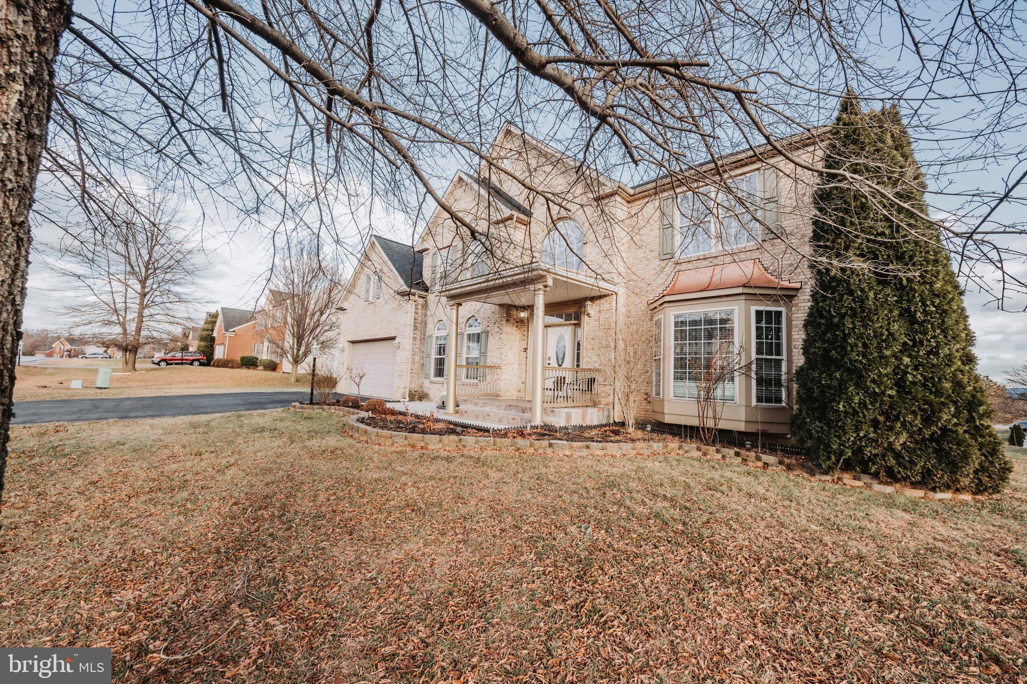 PARADISE MANOR - Residential