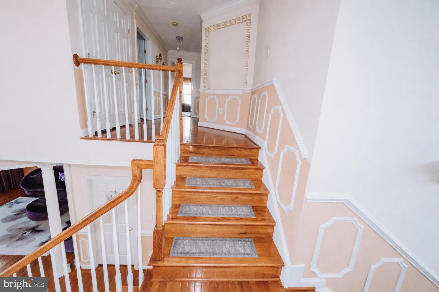 PARADISE MANOR - Residential