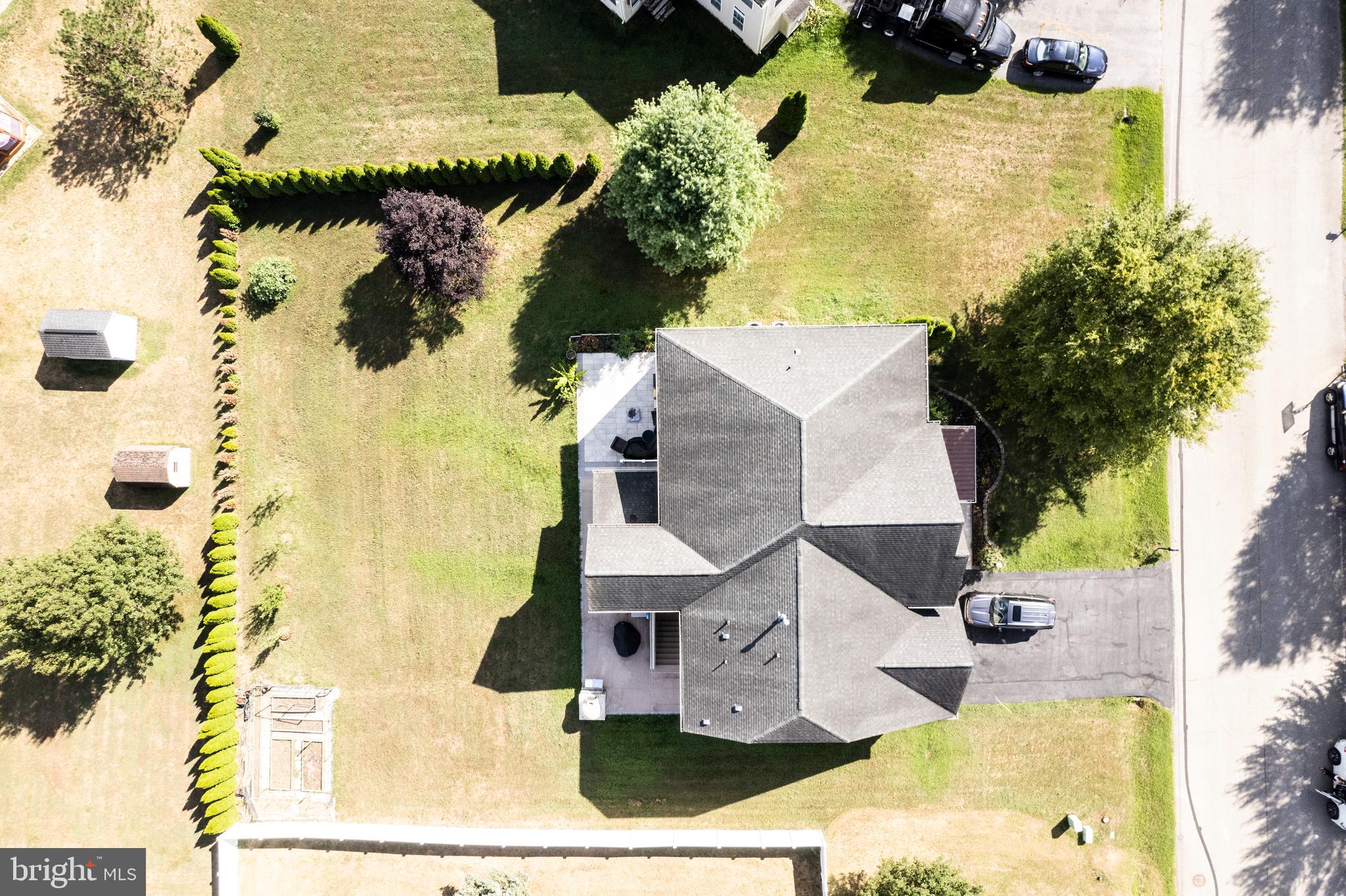 PARADISE MANOR - Residential