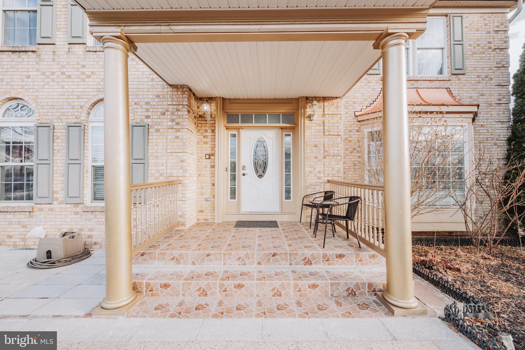 PARADISE MANOR - Residential