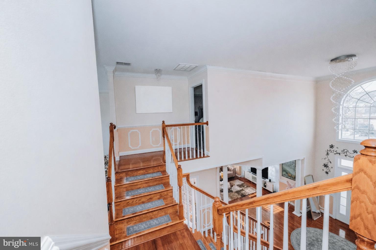 PARADISE MANOR - Residential