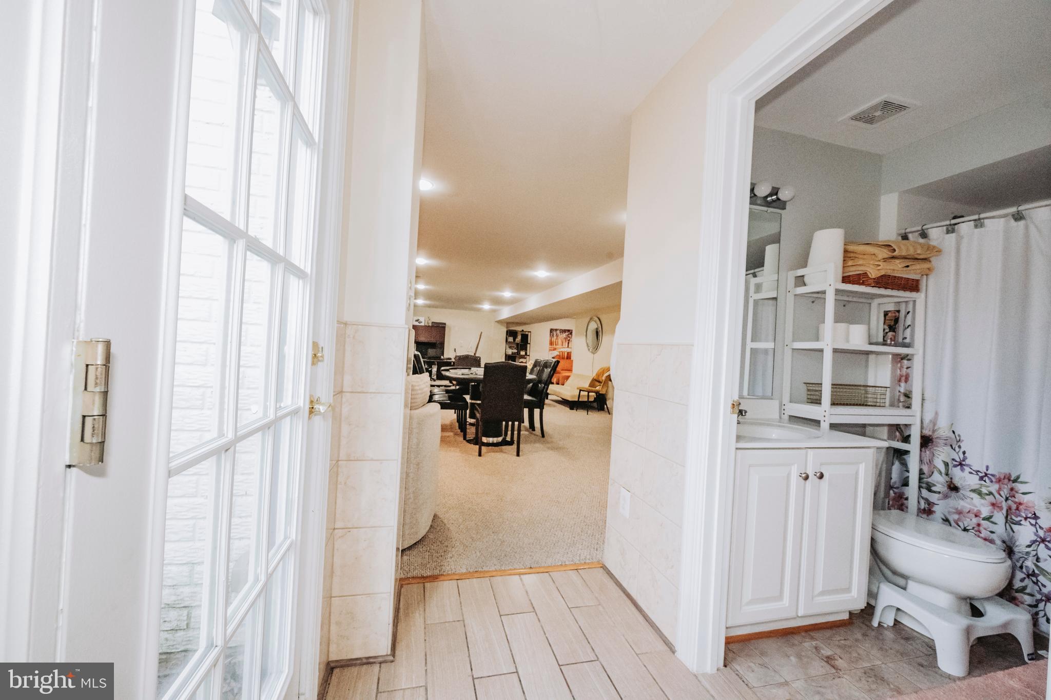 PARADISE MANOR - Residential